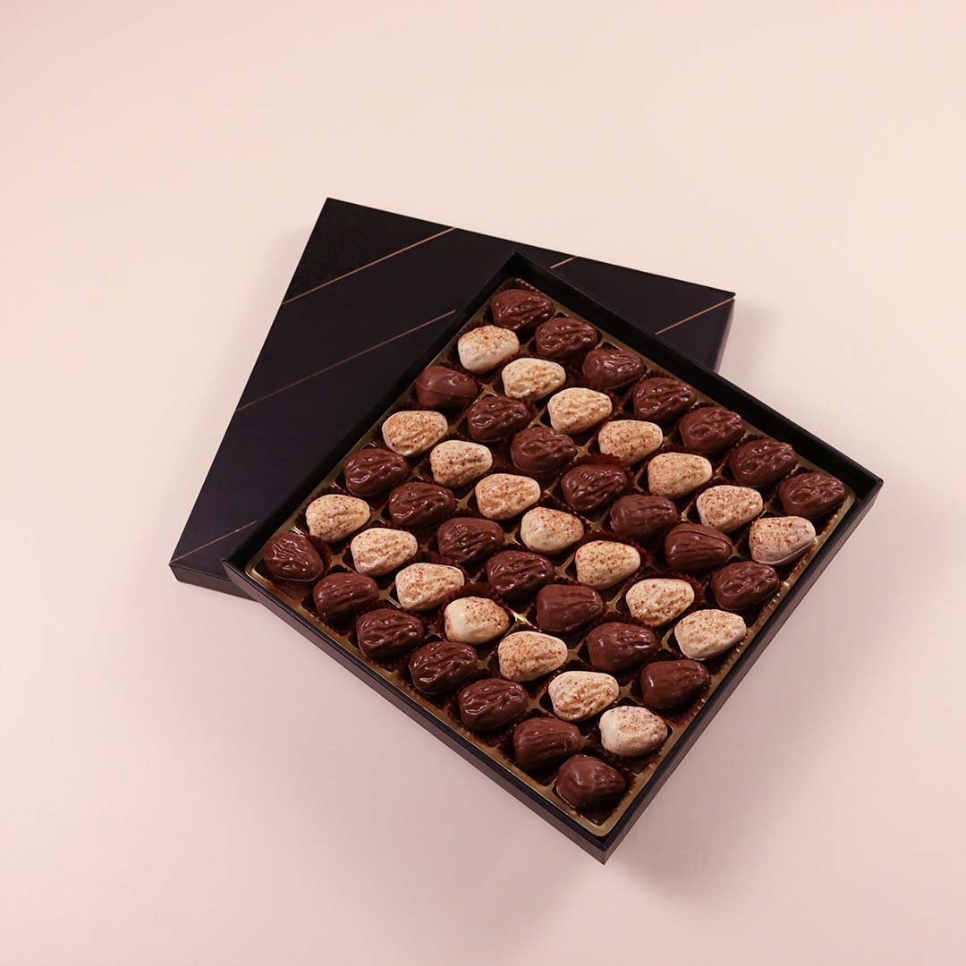 Small Box Dates Chocolate